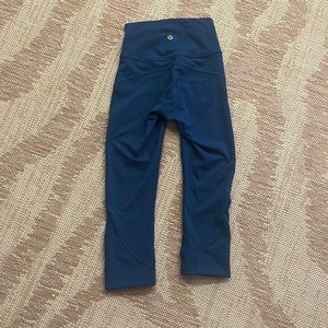 Lululemon capri, navy pants